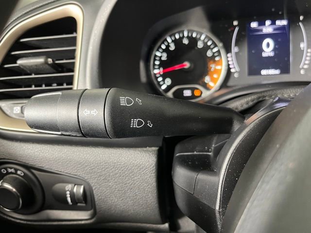 Used 2016 Jeep Renegade Sport w/ Power & Air Group AWD/4WD image 22