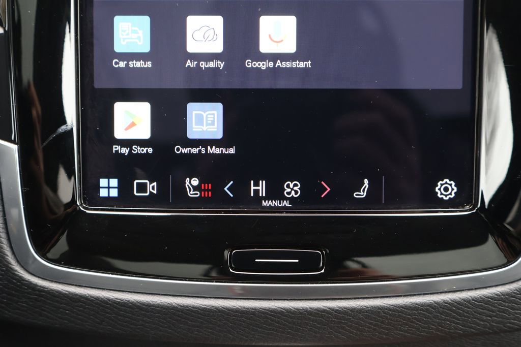 Used 2024 Volvo XC90 B6 Plus w/ Protection Package Premier image 18