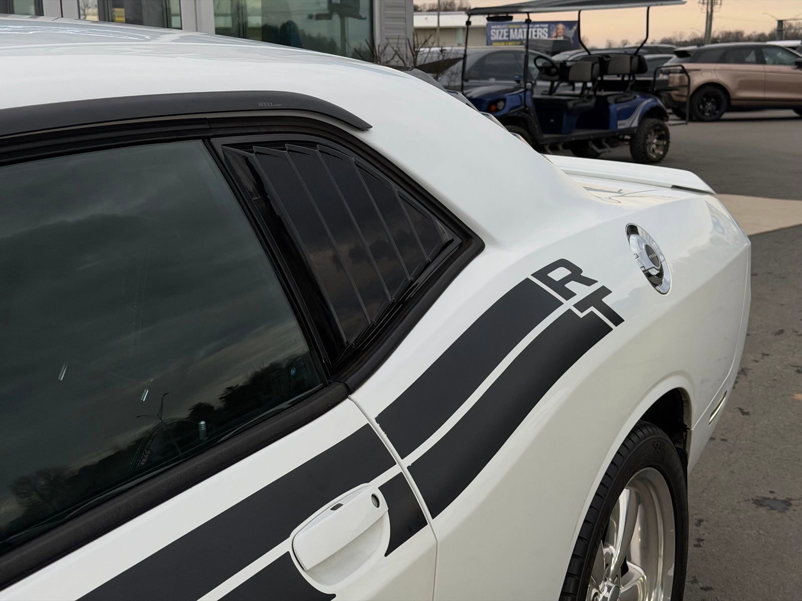 Used 2011 Dodge Challenger R/T RWD image 2