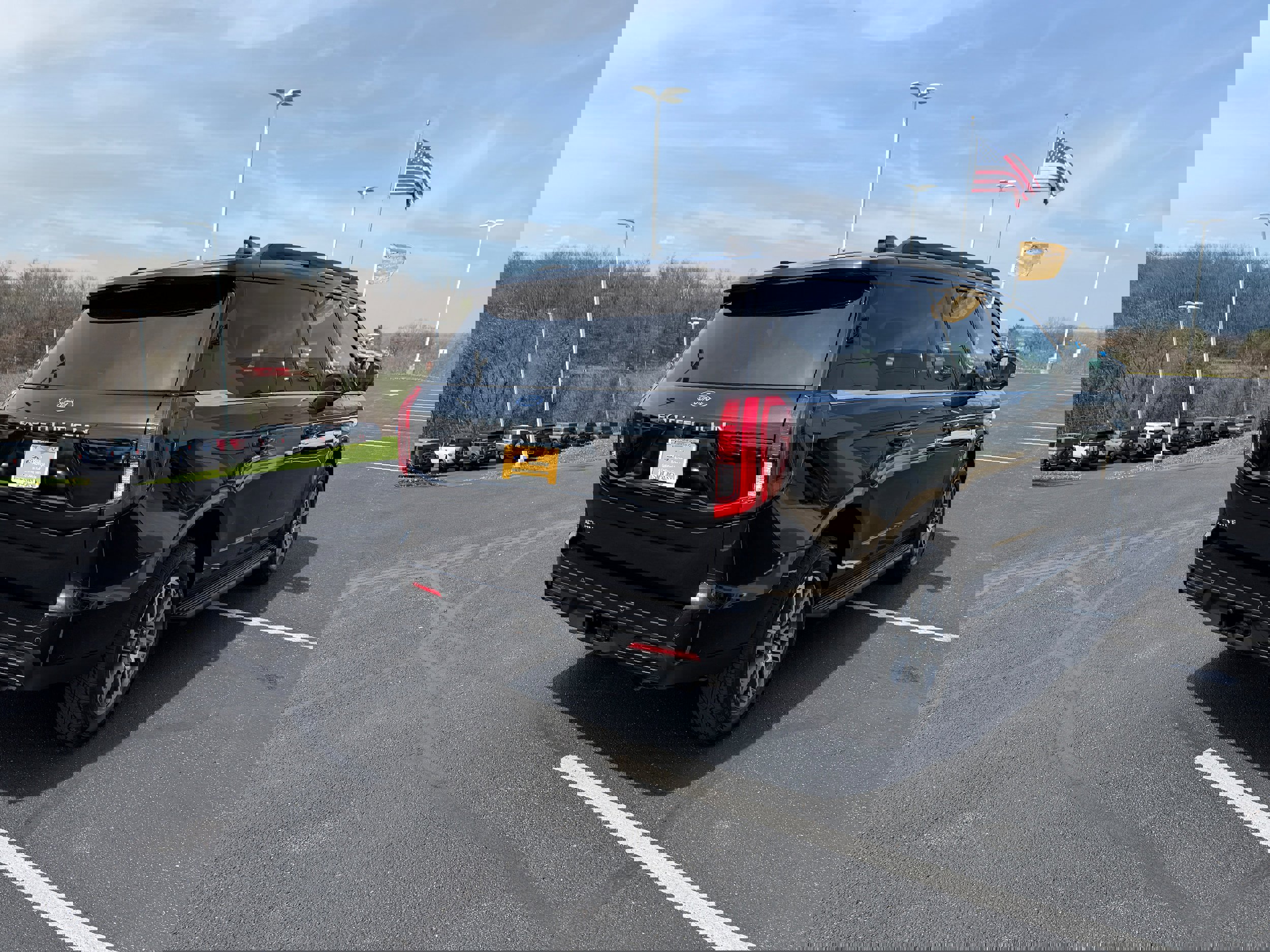 Certified 2025 Ford Expedition Active AWD/4WD image 6