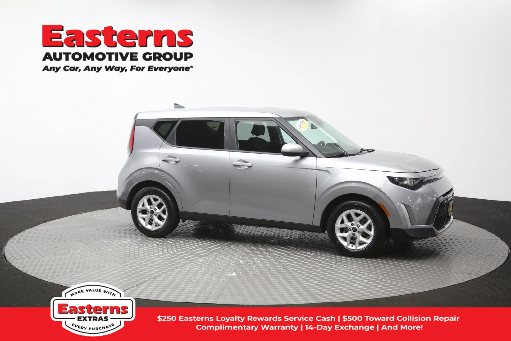 Used 2023 Kia Soul LX w/ LX Technology Package FWD image 48