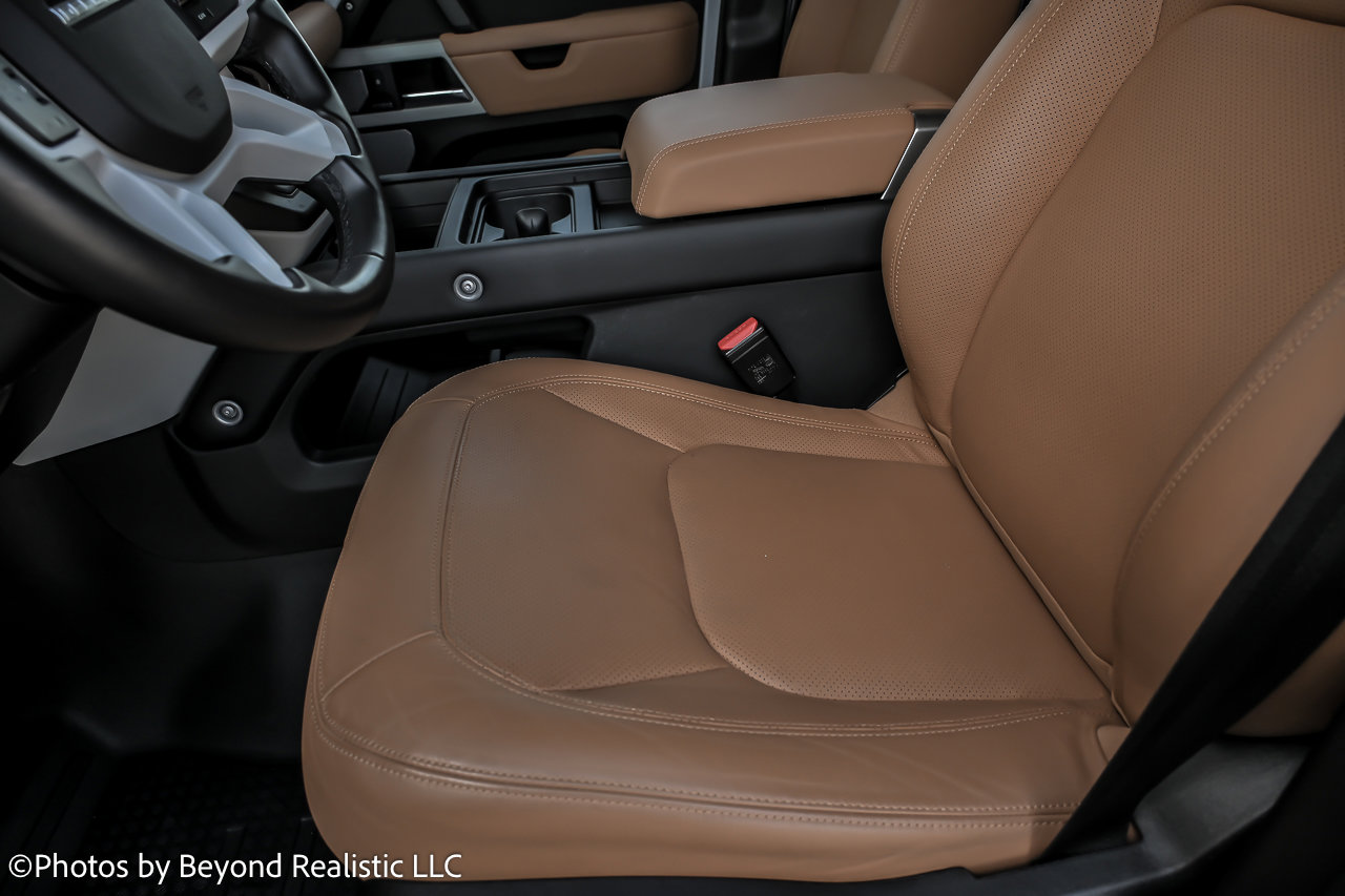 Used 2023 Land Rover Defender 130 SE image 24