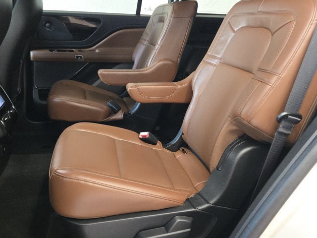 Used 2022 Lincoln Aviator Reserve AWD/4WD image 16