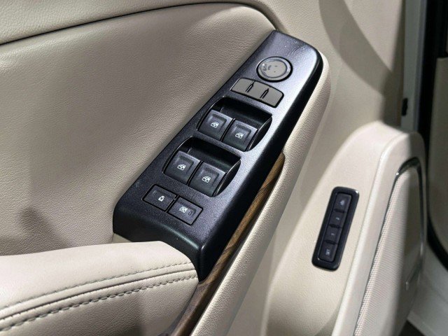 Used 2019 GMC Yukon Denali w/ Denali Ultimate Package image 32