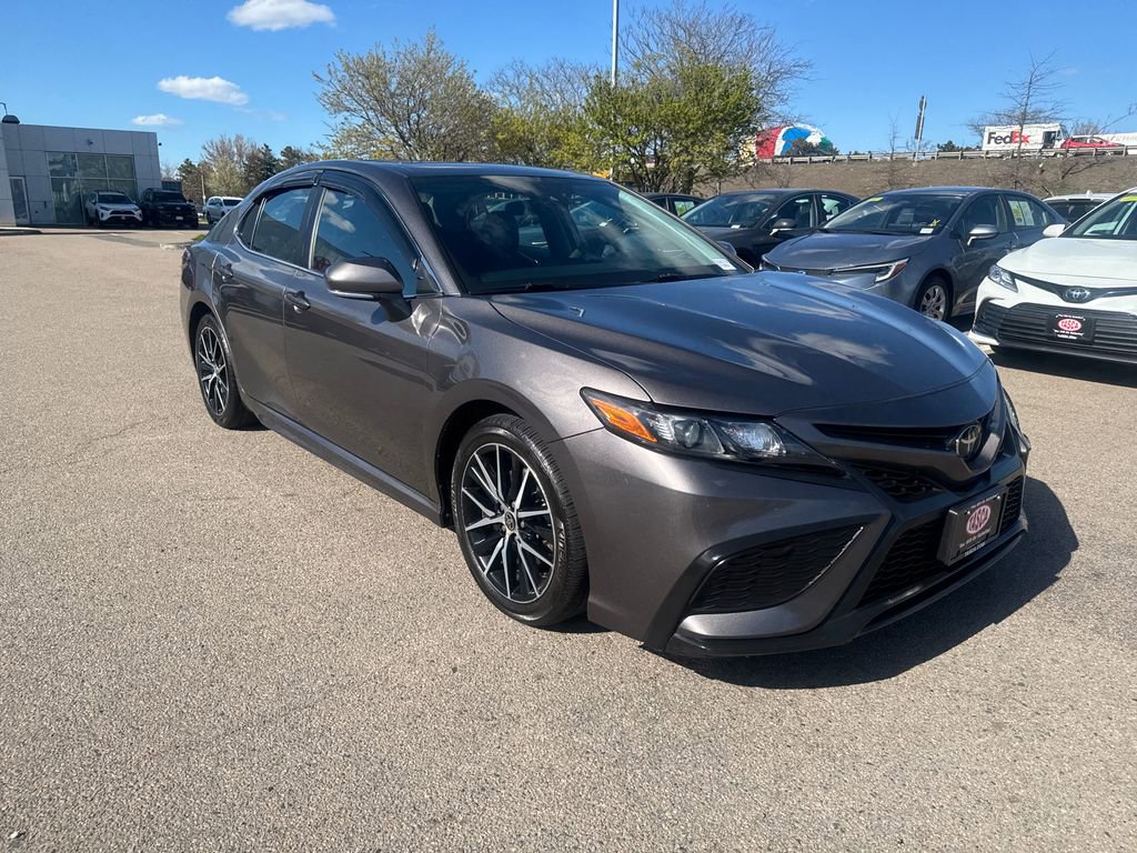 Used 2022 Toyota Camry SE w/ Cold Weather Package AWD/4WD image 9