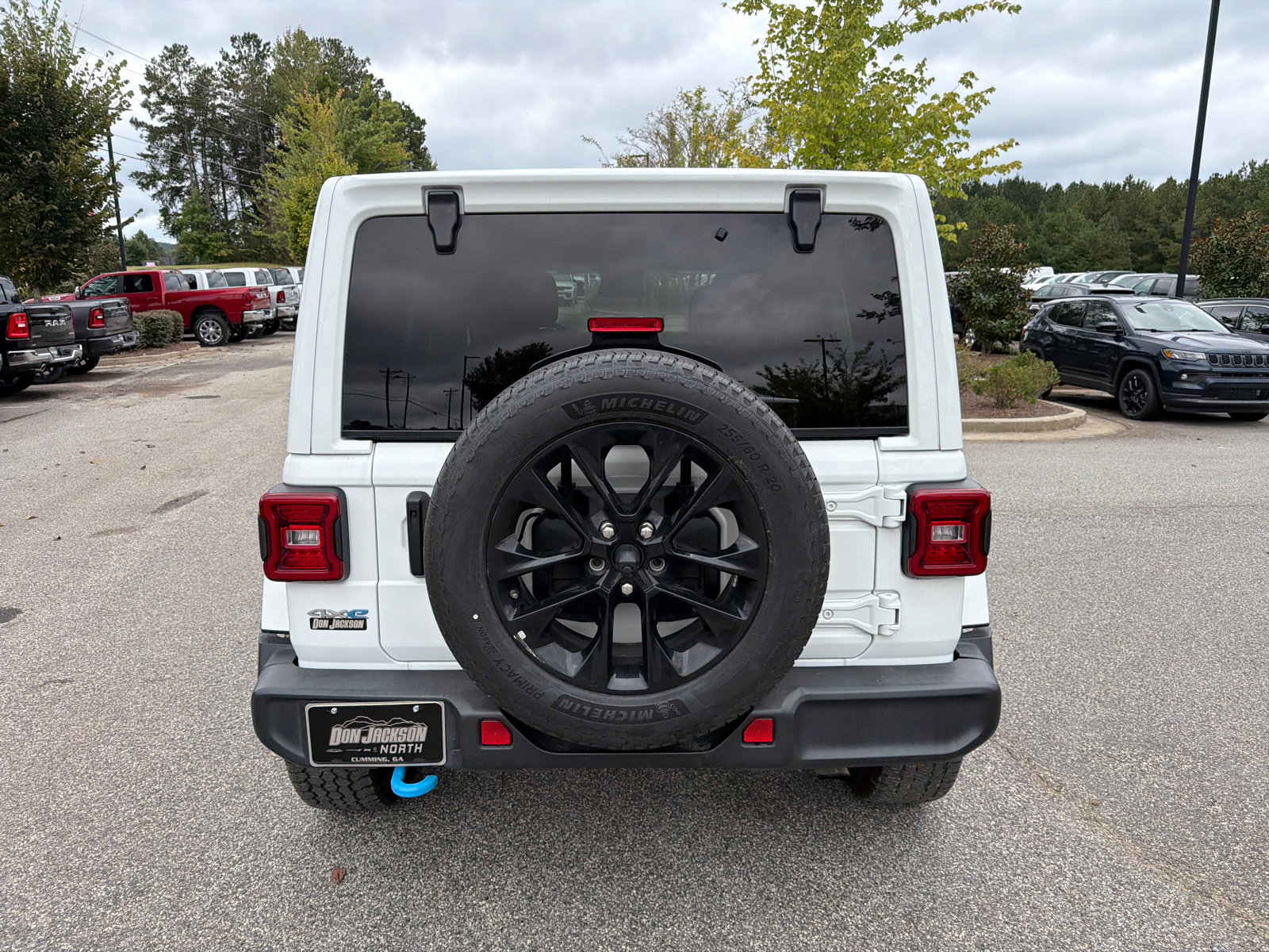 Used 2024 Jeep Wrangler Unlimited Sahara AWD/4WD image 9