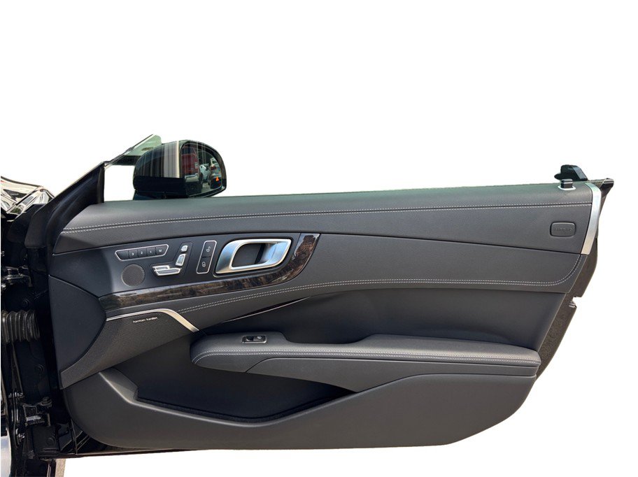 Used 2015 Mercedes-Benz SL 550 image 42