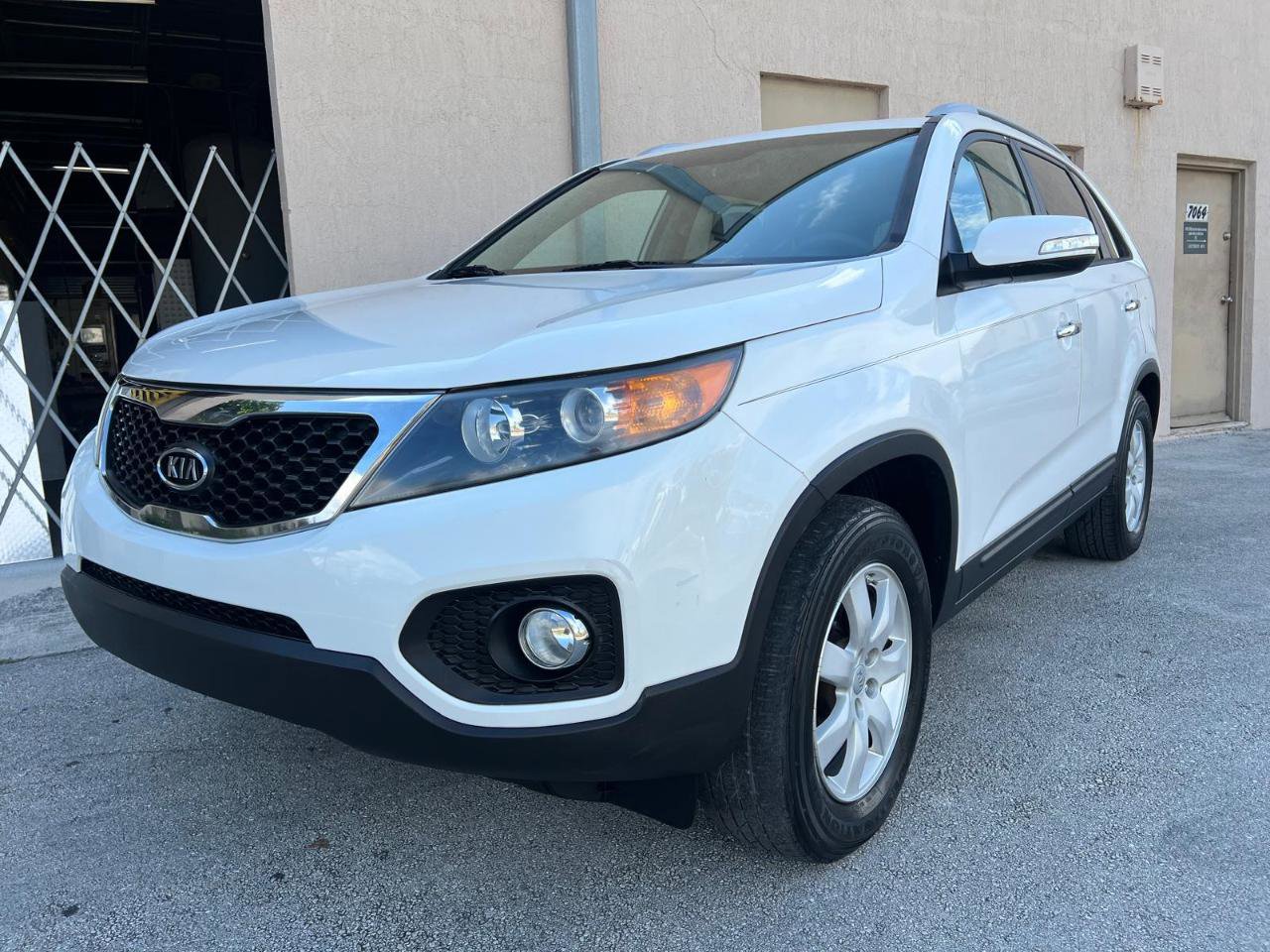 Used 2013 Kia Sorento LX w/ Convenience Pkg image 11
