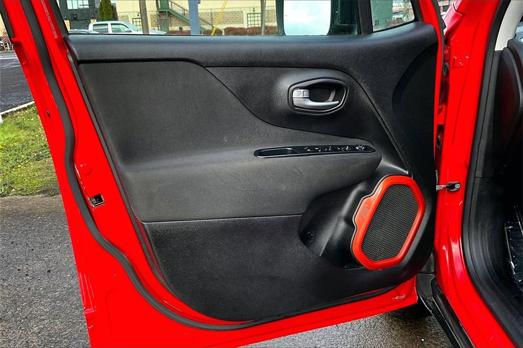 Used 2018 Jeep Renegade Sport w/ Power & Air Group image 23