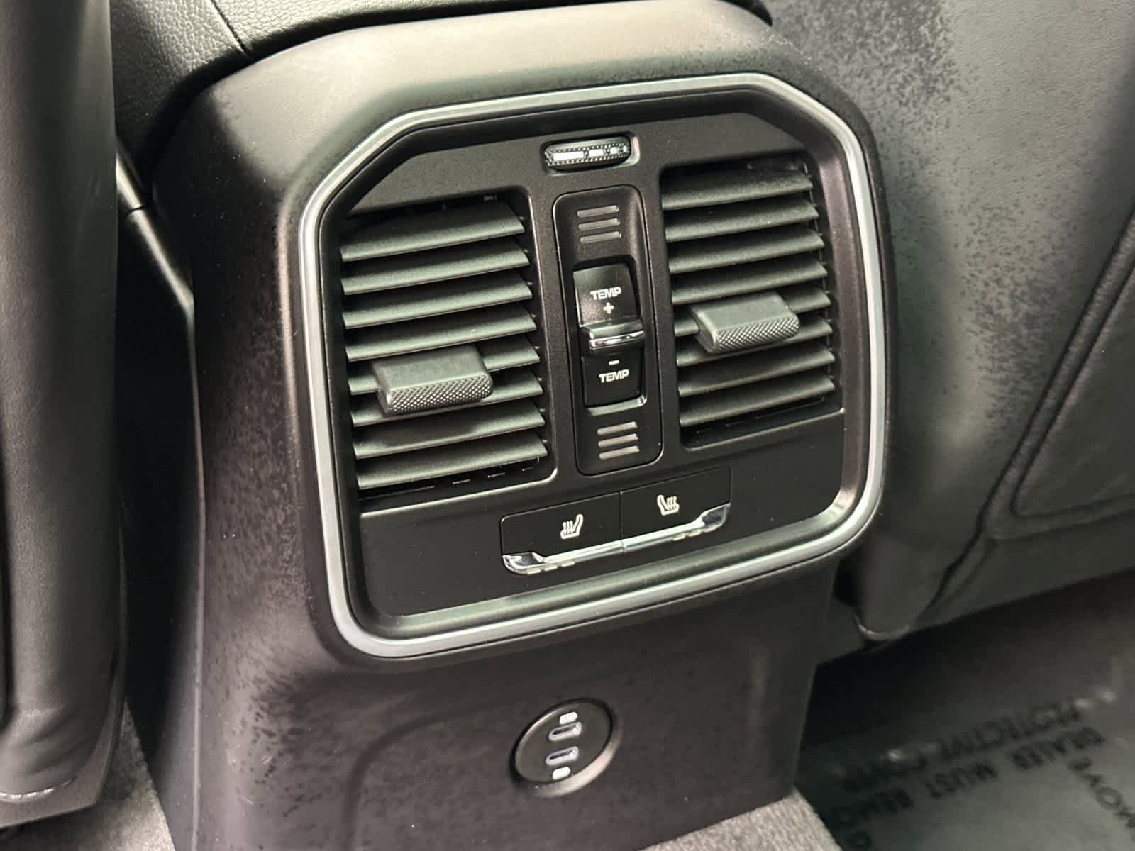 Certified 2024 Porsche Macan S AWD/4WD image 14