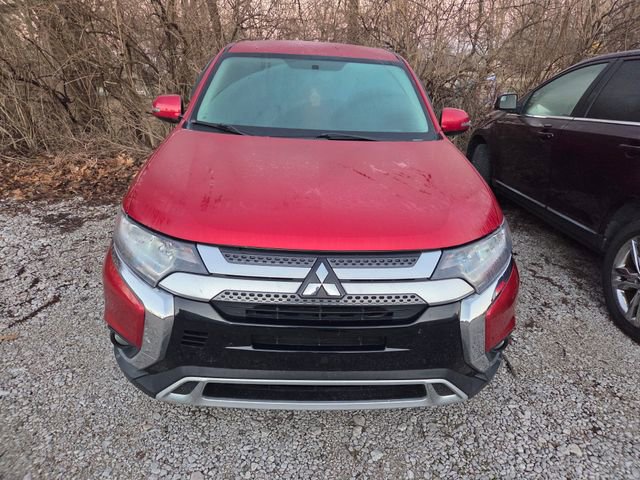 Used 2019 Mitsubishi Outlander SE image 2