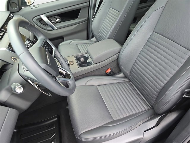 Used 2025 Land Rover Discovery Sport S image 15
