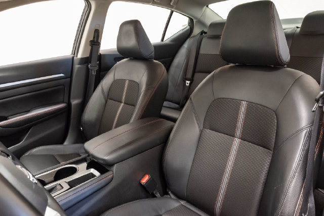 Used 2025 Nissan Altima 2.5 SR FWD image 12