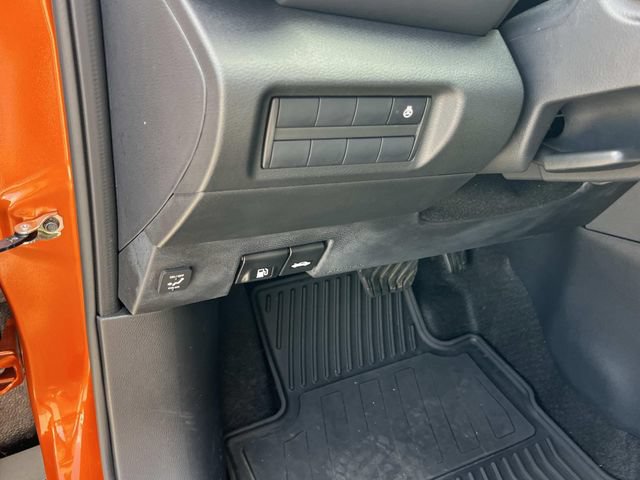 Used 2023 Nissan Kicks SR w/ SR Premium Package FWD image 29