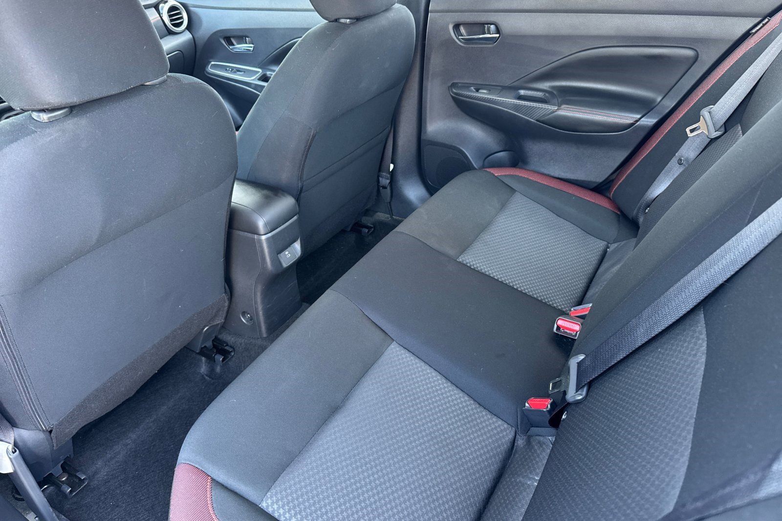 Used 2025 Nissan Versa SR w/ Trunk Package image 26