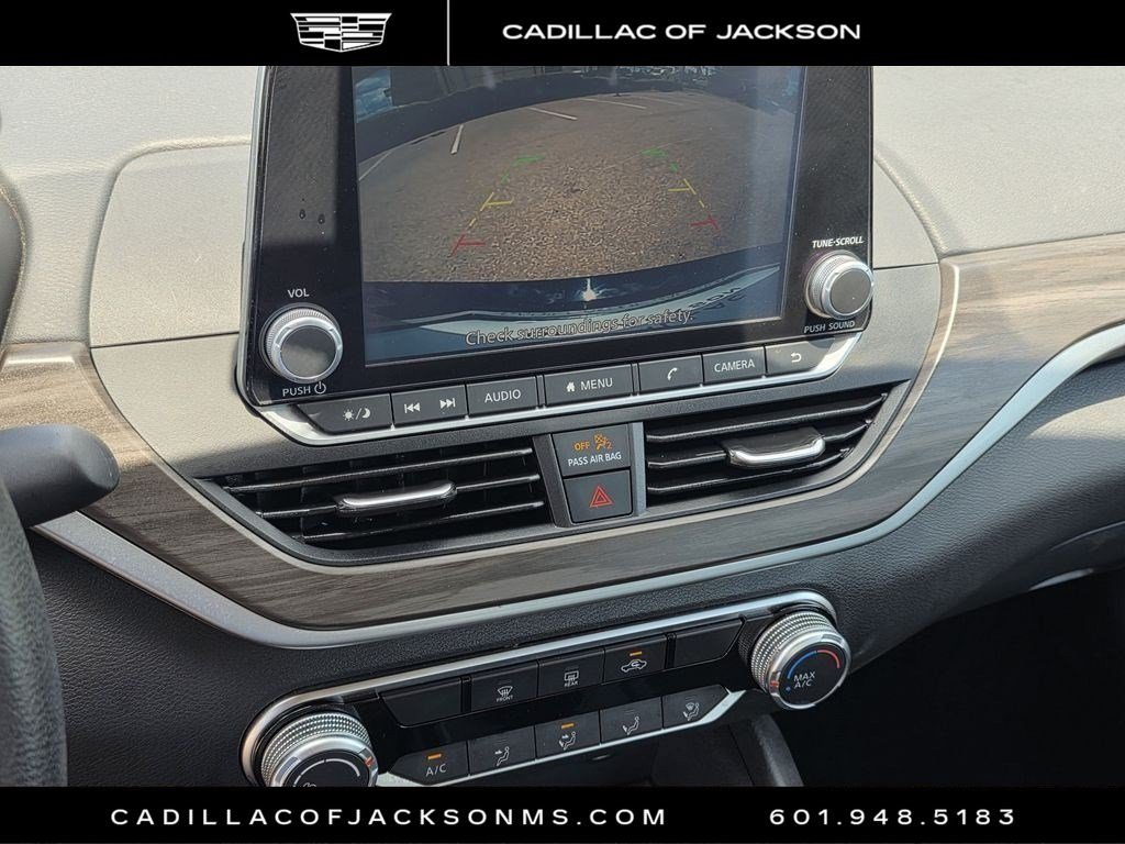 Used 2025 Nissan Altima 2.5 SV FWD image 11