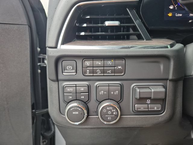 Used 2025 Chevrolet Tahoe Z71 w/ Comfort Package AWD/4WD image 24