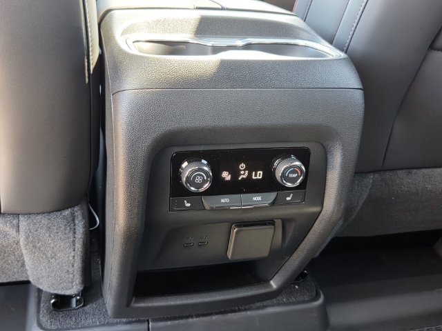 New 2027 Chevrolet Traverse RS w/ LPO, Floor Liner Package FWD image 12