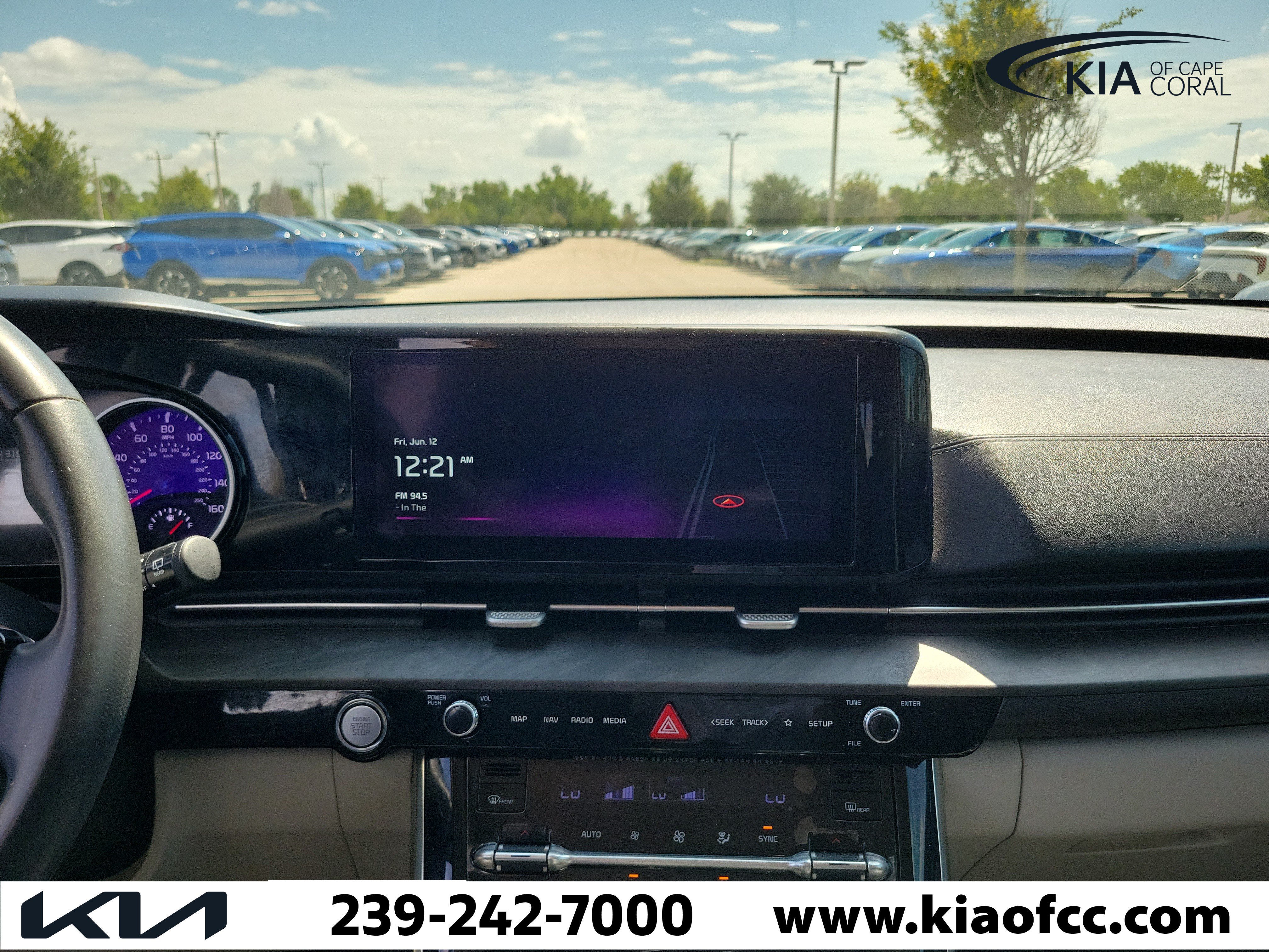 Certified 2023 Kia Carnival EX FWD image 20