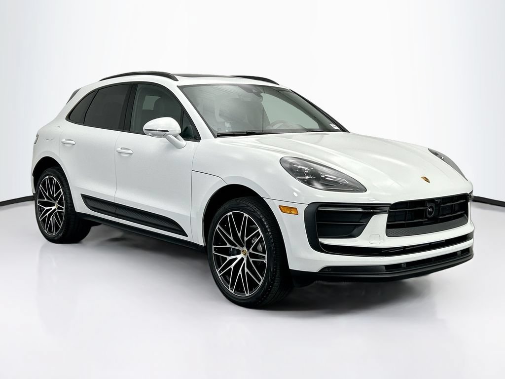 Used 2026 Porsche Macan AWD/4WD image 9