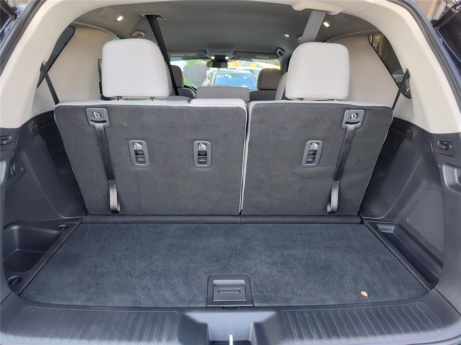 Used 2023 Honda Pilot LX image 6