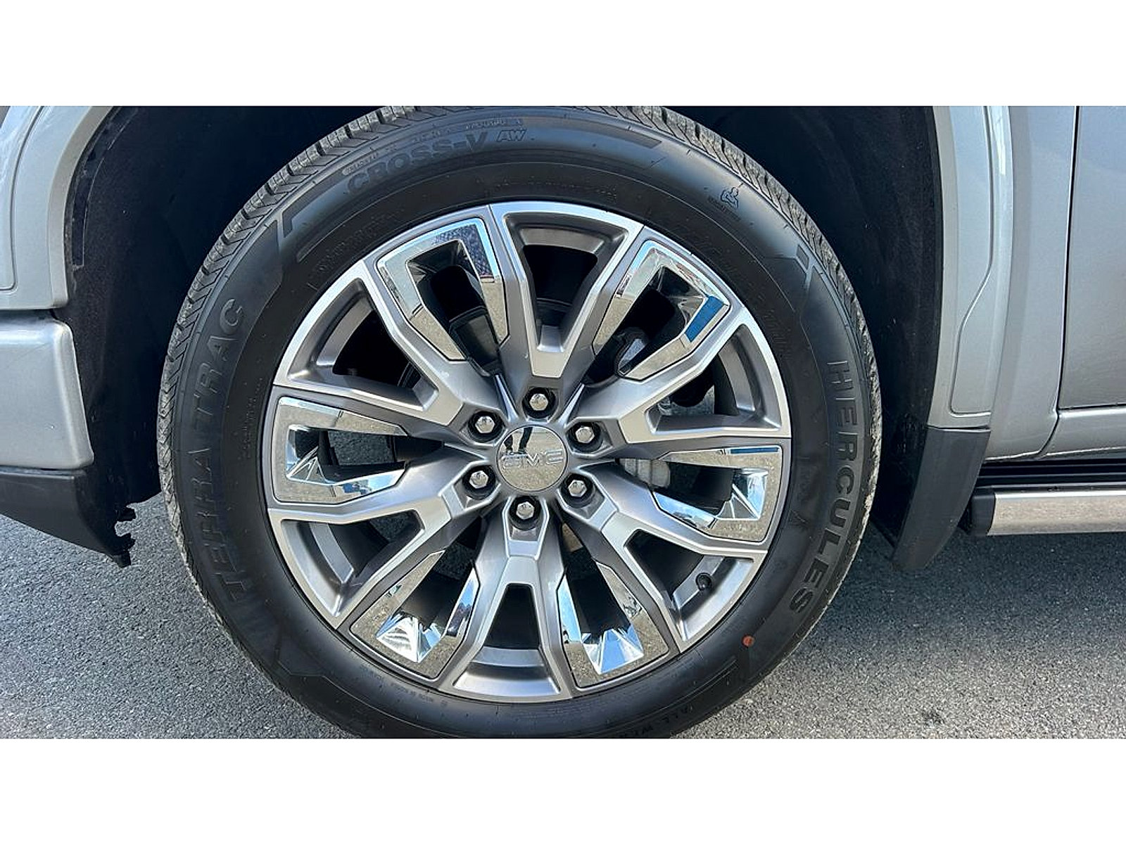 Used 2024 GMC Sierra 1500 Denali AWD/4WD image 8