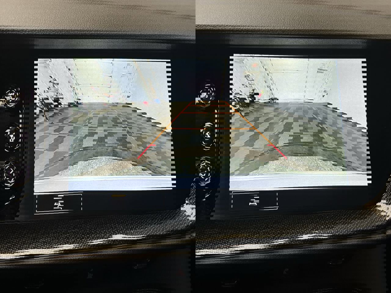 Certified 2023 Buick Envision Essence image 5