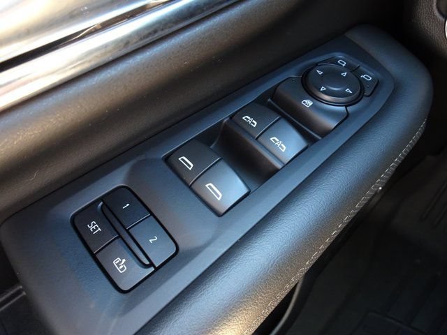 Used 2023 GMC Yukon SLT AWD/4WD image 25