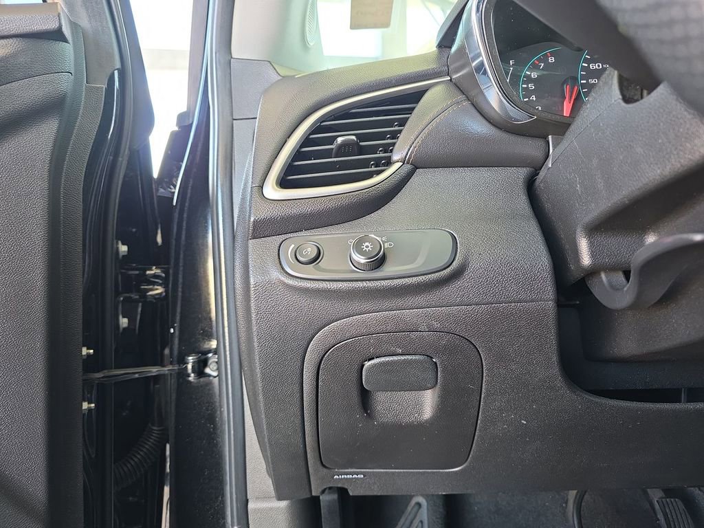 Used 2019 Chevrolet Trax LS image 17