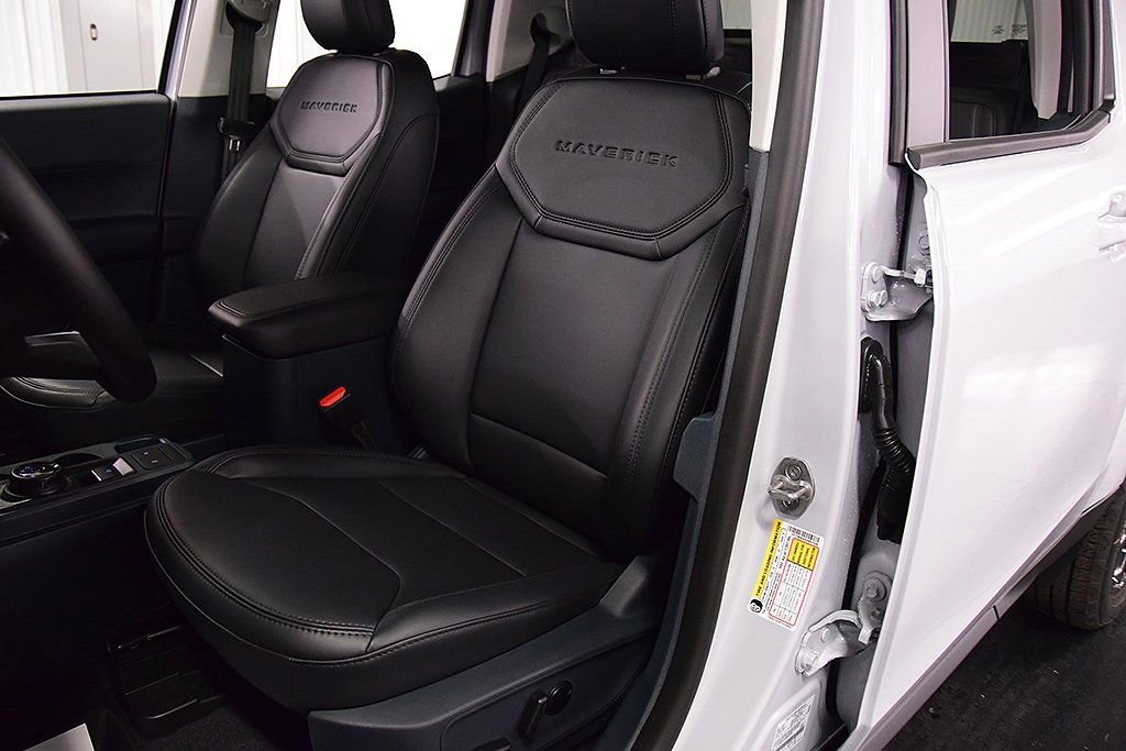 New 2025 Ford Maverick Lariat w/ Black Appearance Package image 29