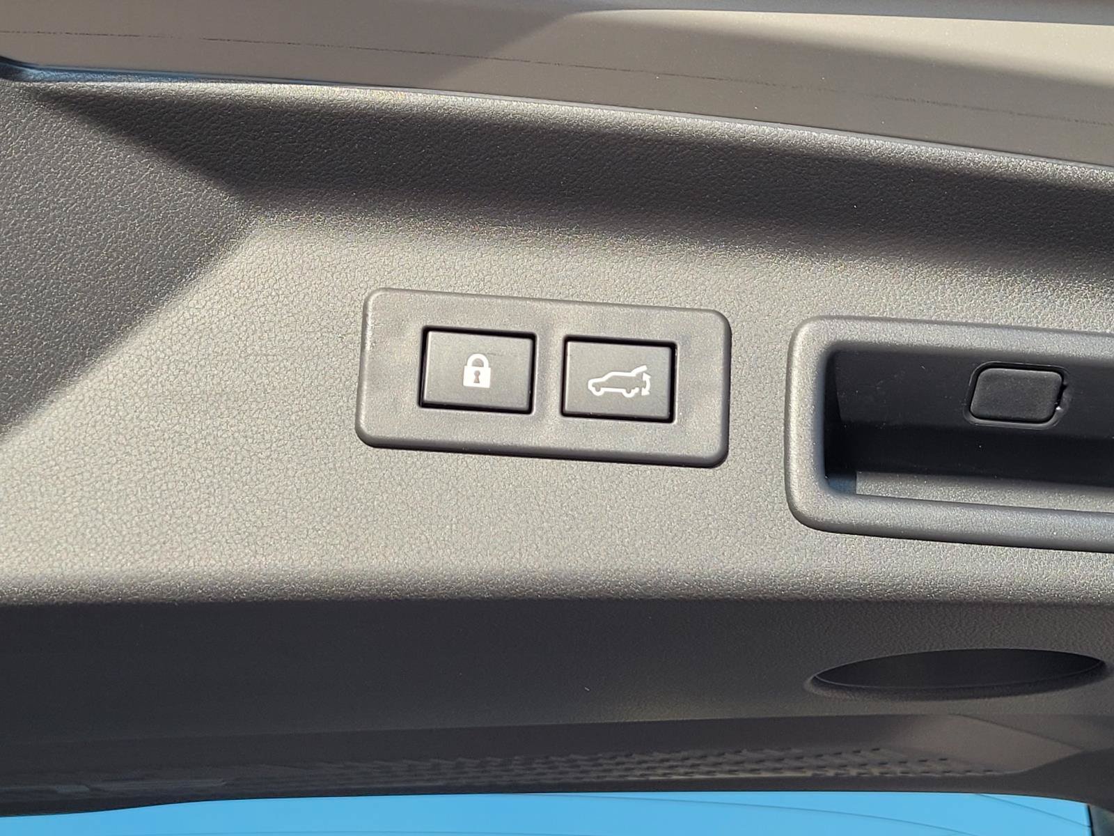 Used 2025 Subaru Forester Premium AWD/4WD image 20