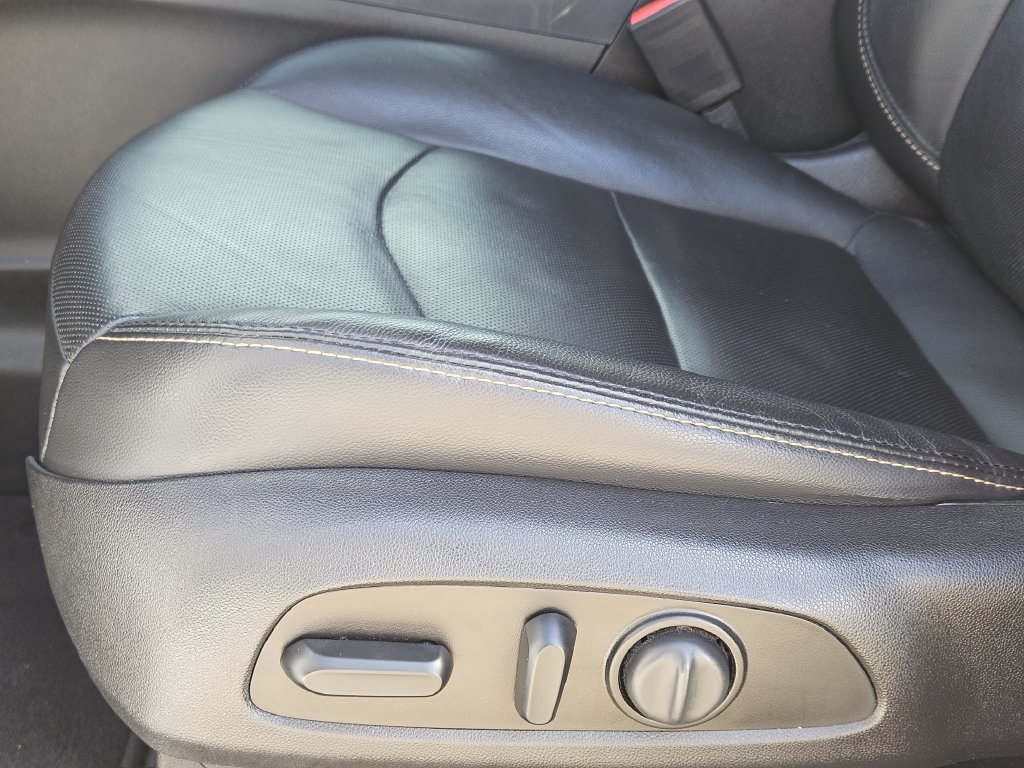 Used 2019 Chevrolet Equinox Premier FWD image 24