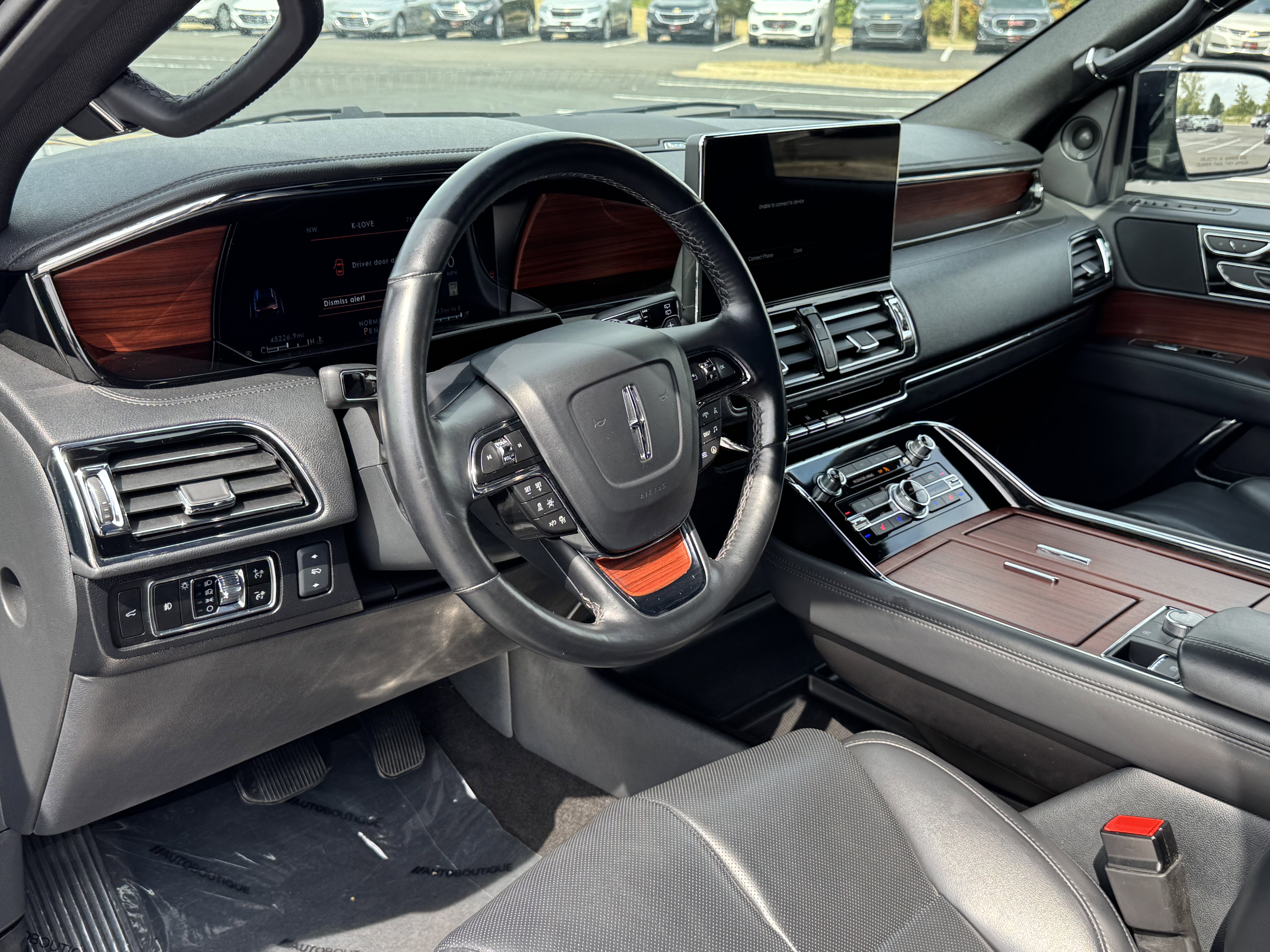 Used 2024 Lincoln Navigator L 4WD image 7