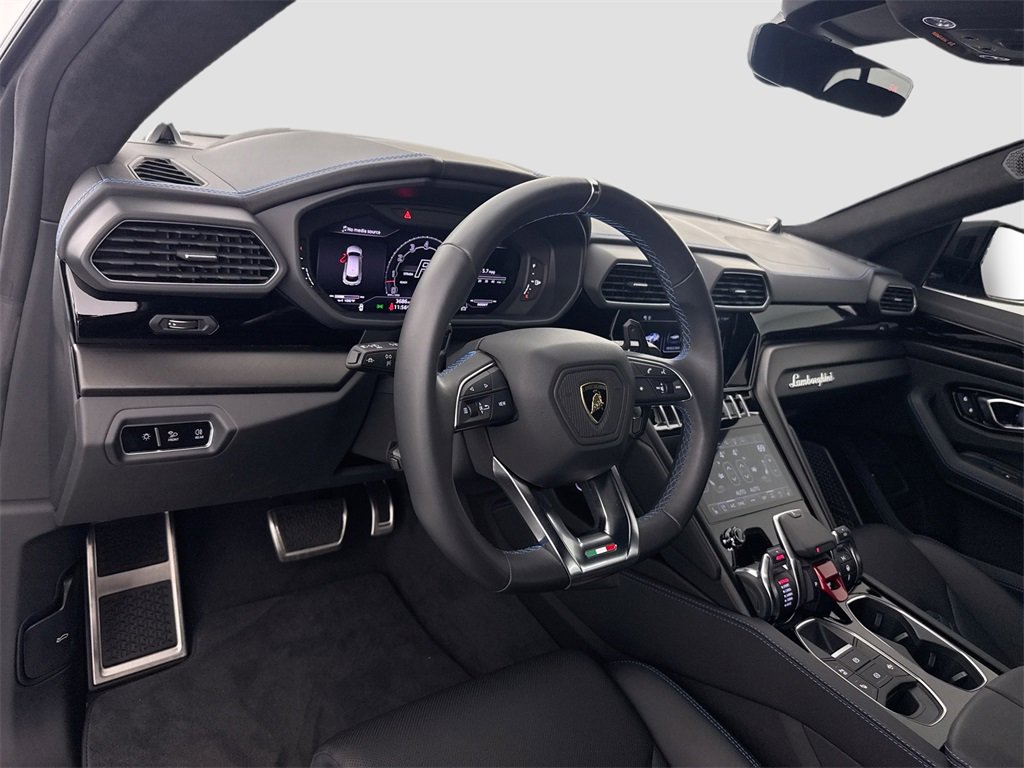 Used 2024 Lamborghini Urus S image 9