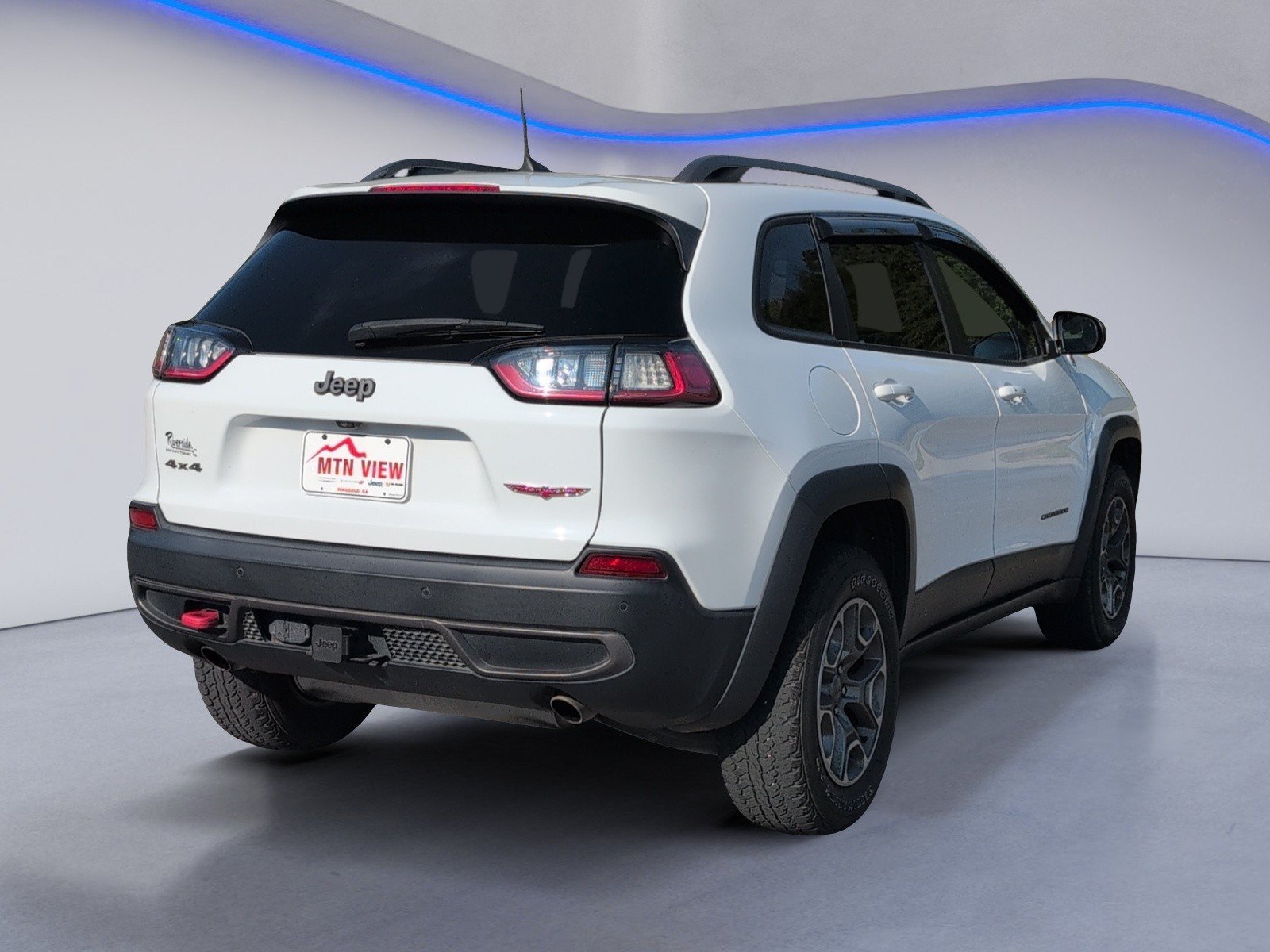 Used 2020 Jeep Cherokee Trailhawk w/ Cold Weather Group AWD/4WD image 5