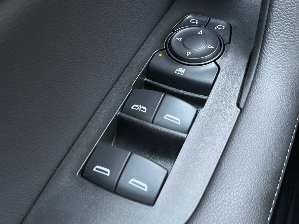 Used 2025 Chevrolet Blazer LT FWD image 12