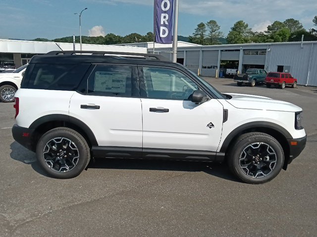 New 2026 Ford Bronco Sport Outer Banks w/ Outer Banks Tech Package+ AWD/4WD image 2
