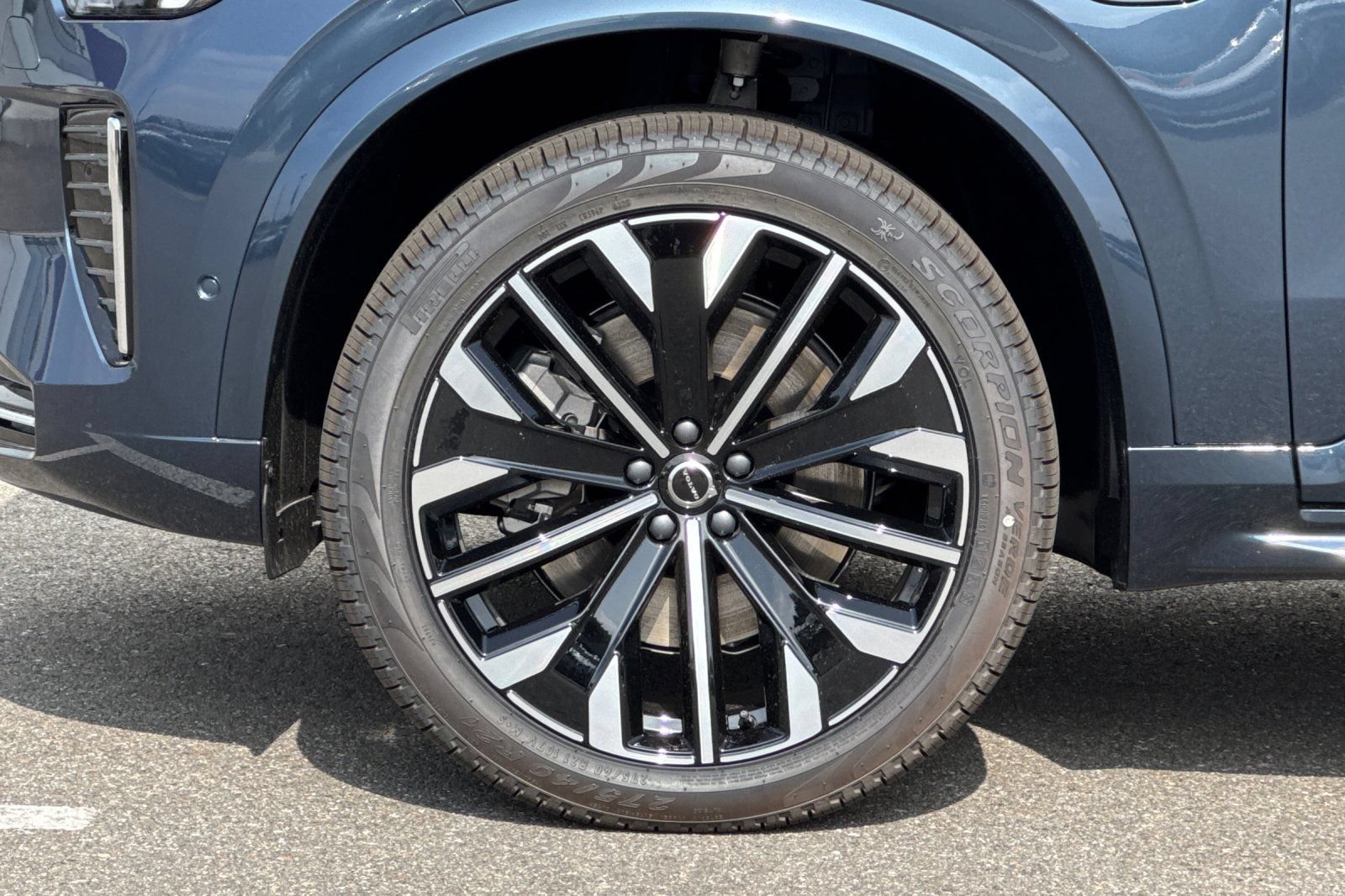 New 2026 Volvo XC90 T8 Ultra w/ Protection Package AWD/4WD image 33