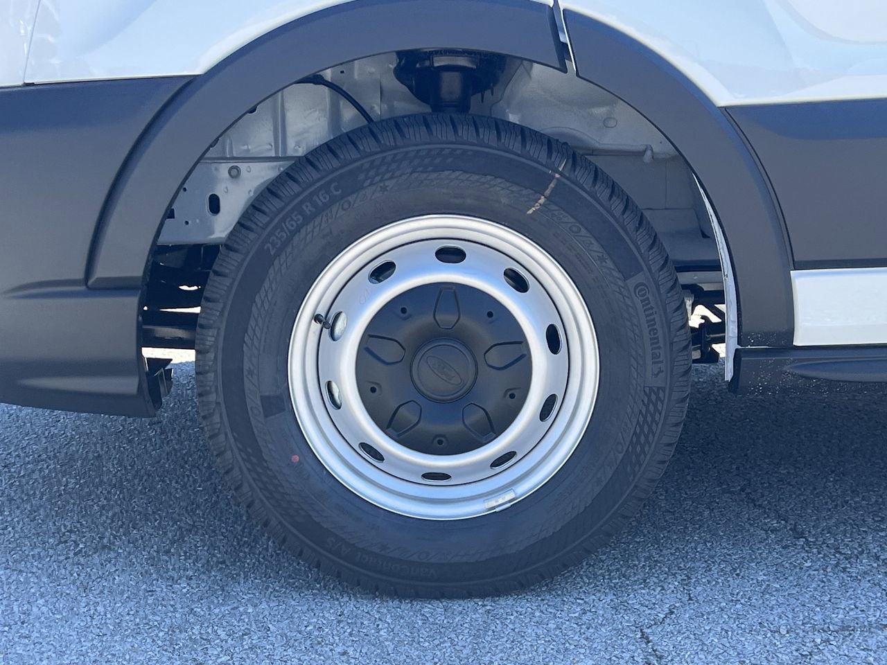 New 2026 Ford Transit 350 148 Medium Roof Wagon image 26