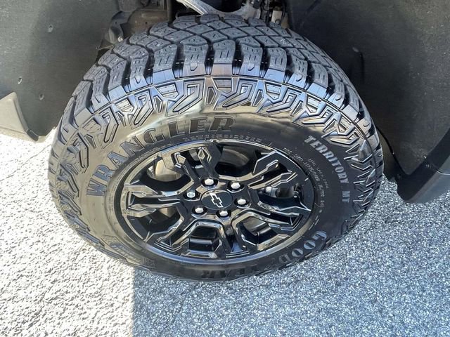 Used 2023 Chevrolet Silverado 1500 ZR2 w/ Technology Package image 11