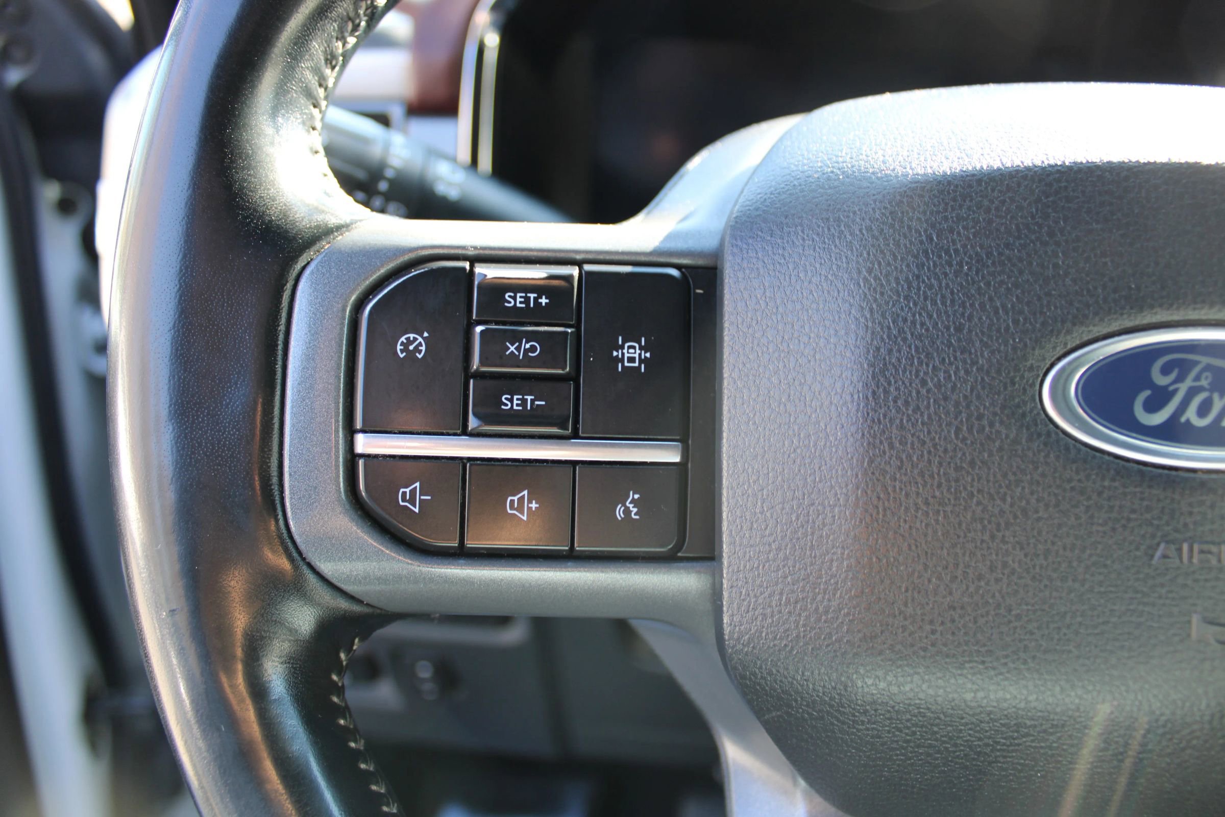 Used 2022 Ford F150 Lariat w/ Max Trailer Tow Package image 9