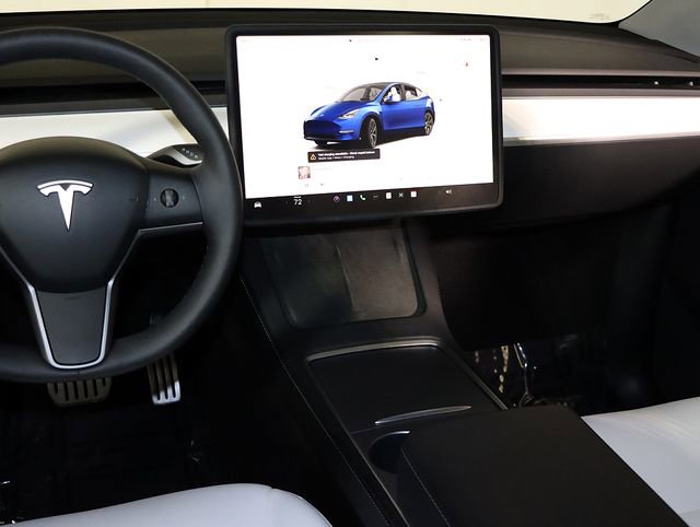 Used 2024 Tesla Model Y Performance image 15