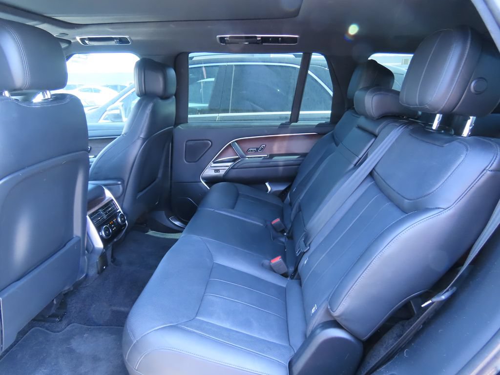 Used 2024 Land Rover Range Rover Long Wheelbase SE AWD/4WD image 11