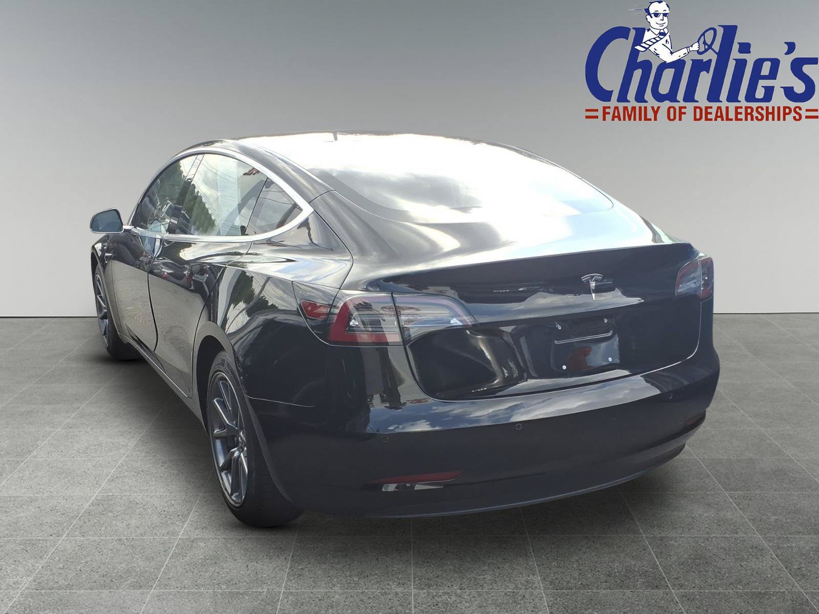 Used 2018 Tesla Model 3 Mid Range RWD image 5
