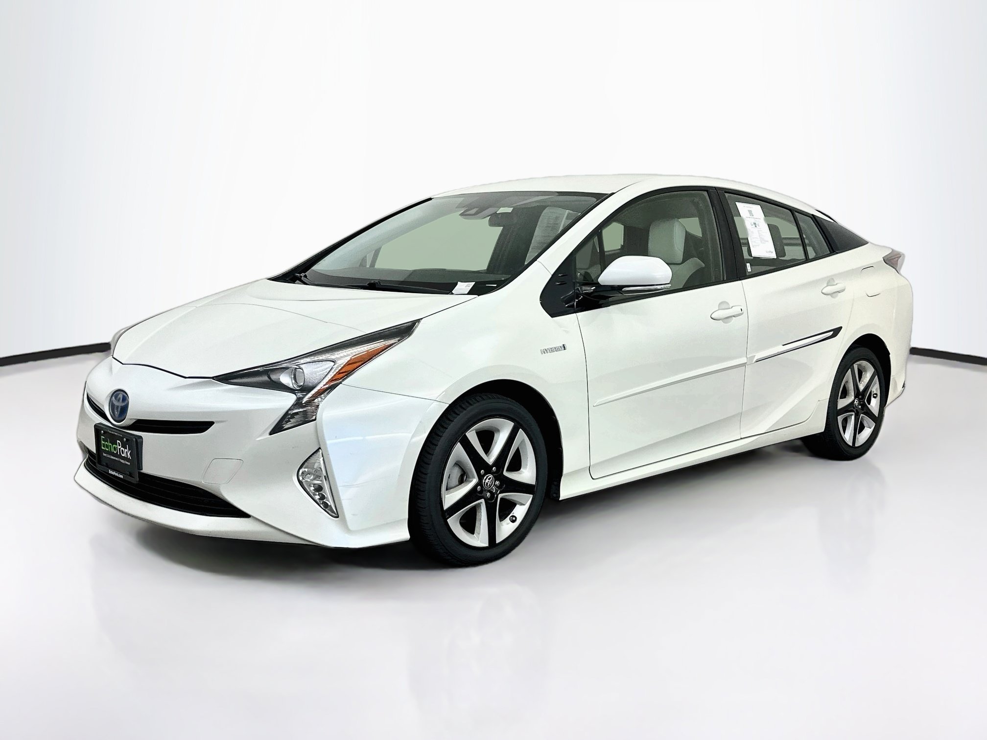Used 2017 Toyota Prius Three Touring w/ Carpet Mat Package FWD image 3