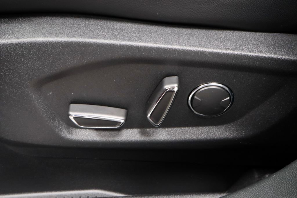 Certified 2019 Ford Edge Titanium w/ Cold Weather Package image 24