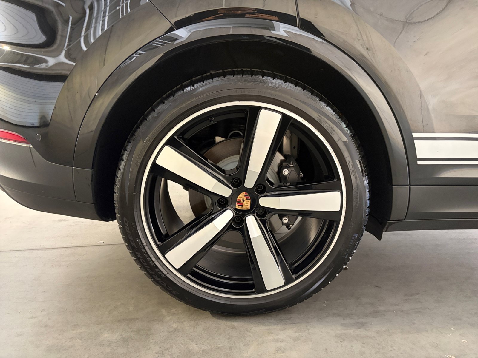 Certified 2026 Porsche Cayenne AWD/4WD image 21