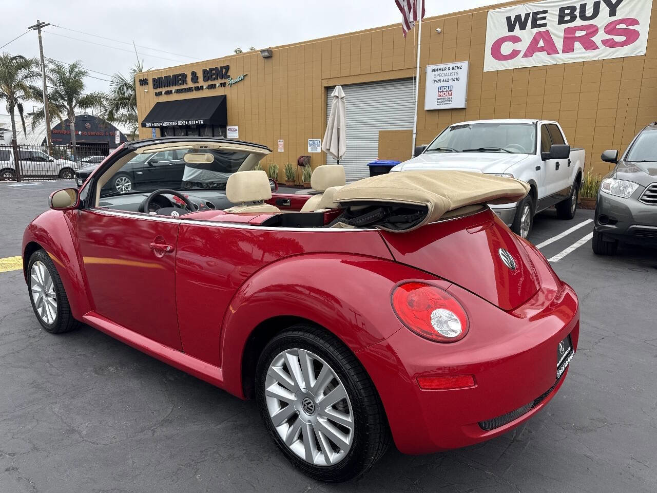 Used 2008 Volkswagen Beetle SE FWD image 3