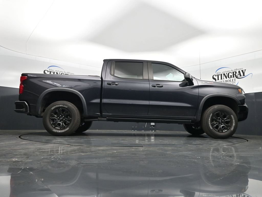 Used 2022 Chevrolet Silverado 1500 ZR2 w/ Technology Package image 24