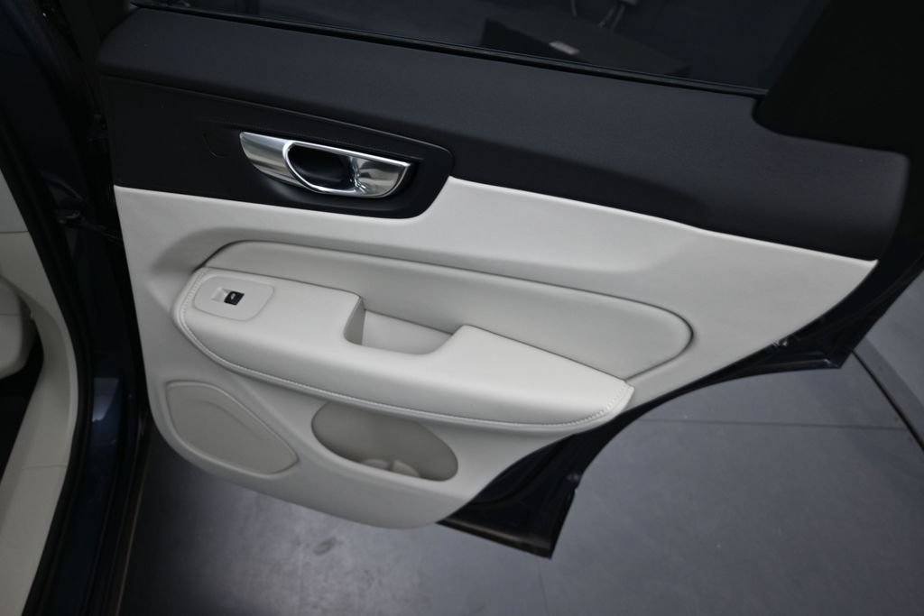 New 2026 Volvo XC60 B5 Ultra w/ Climate Package AWD/4WD image 18